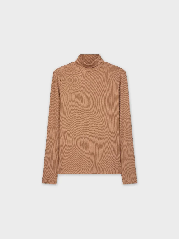 RIBBED TURTLENECK-MOCHA